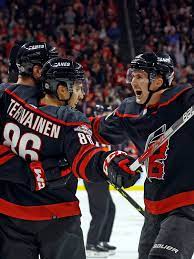 Carolina Hurricanes slog Pittsburgh Penguins for sejrsrækken